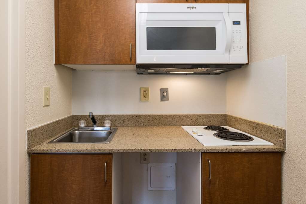 Hometowne Studios By Red Roof Salem, Or Habitación foto